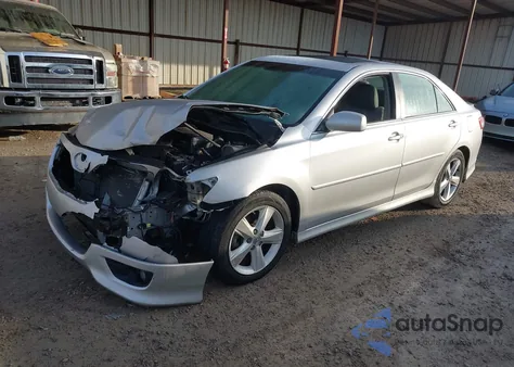 2011 Toyota Camry Se z USA, uszkodzony, nr VIN 4T1BF3EK5BU194051